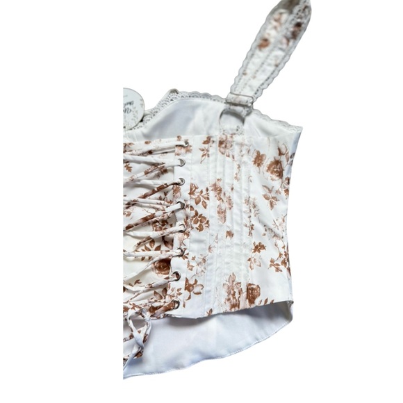 Under the Willow California - Floral Lace Trimmed Women's Top - Picture 7 of 10